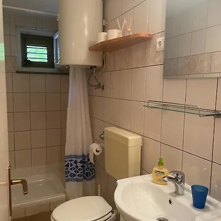 Apartment With A Parking Space Sutivan, Brac - 5654