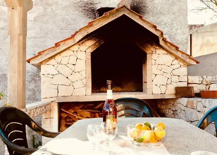 Apartmán With Parking Space Sutivan, Brac - 5654 *